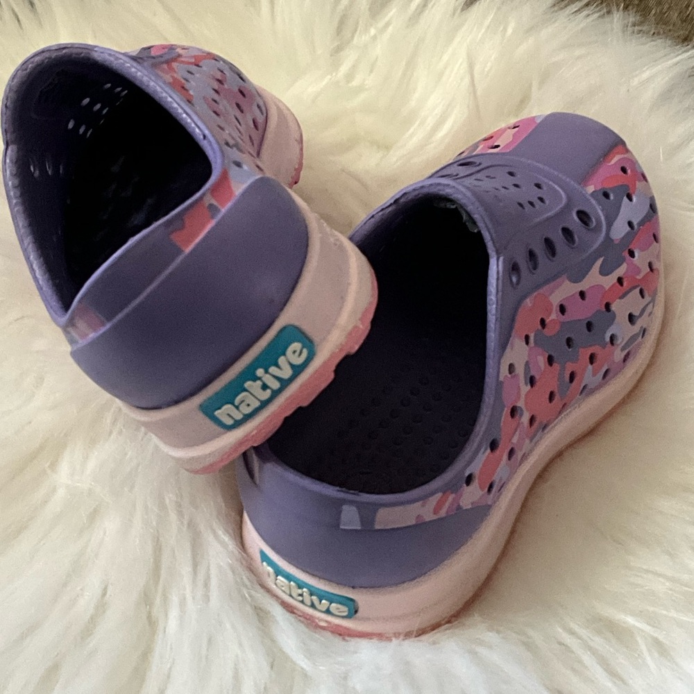 Native Kids Water Shoes in Purple and Pink
